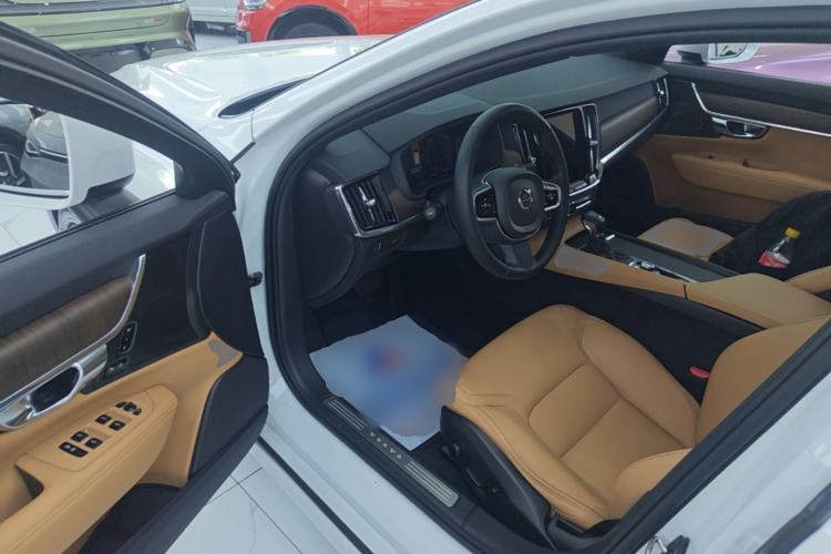 Used Volvo V90 2020 Cross Country T5 AWD Smart Range Edition Driver Seat