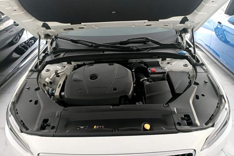 Used Volvo V90 2020 Cross Country T5 AWD Smart Range Edition Engine Bay