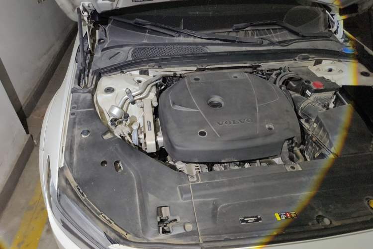 Used Volvo V90 2020 Cross Country T5 AWD Smart Range Edition Engine Bay Right