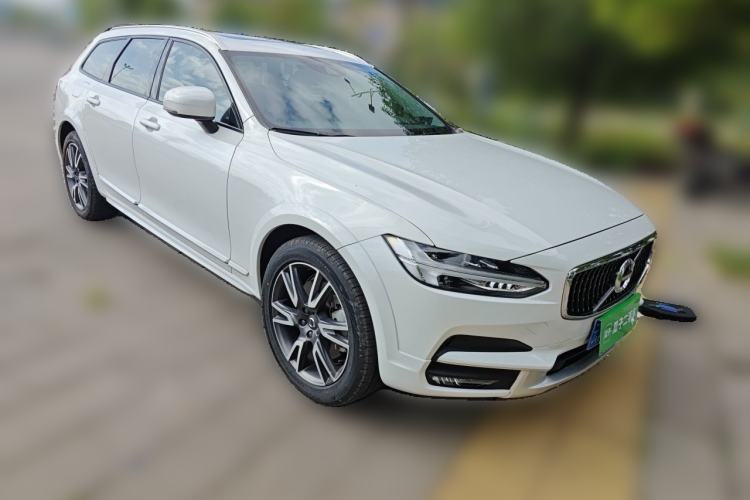 Used Volvo V90 2020 Cross Country T5 AWD Smart Range Edition Front Right 45 Deg
