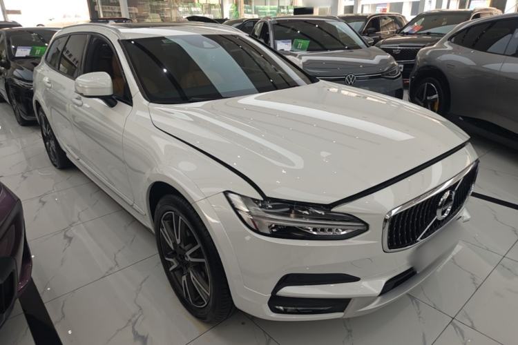 Used Volvo V90 2020 Cross Country T5 AWD Smart Range Edition Front Right 45 Deg