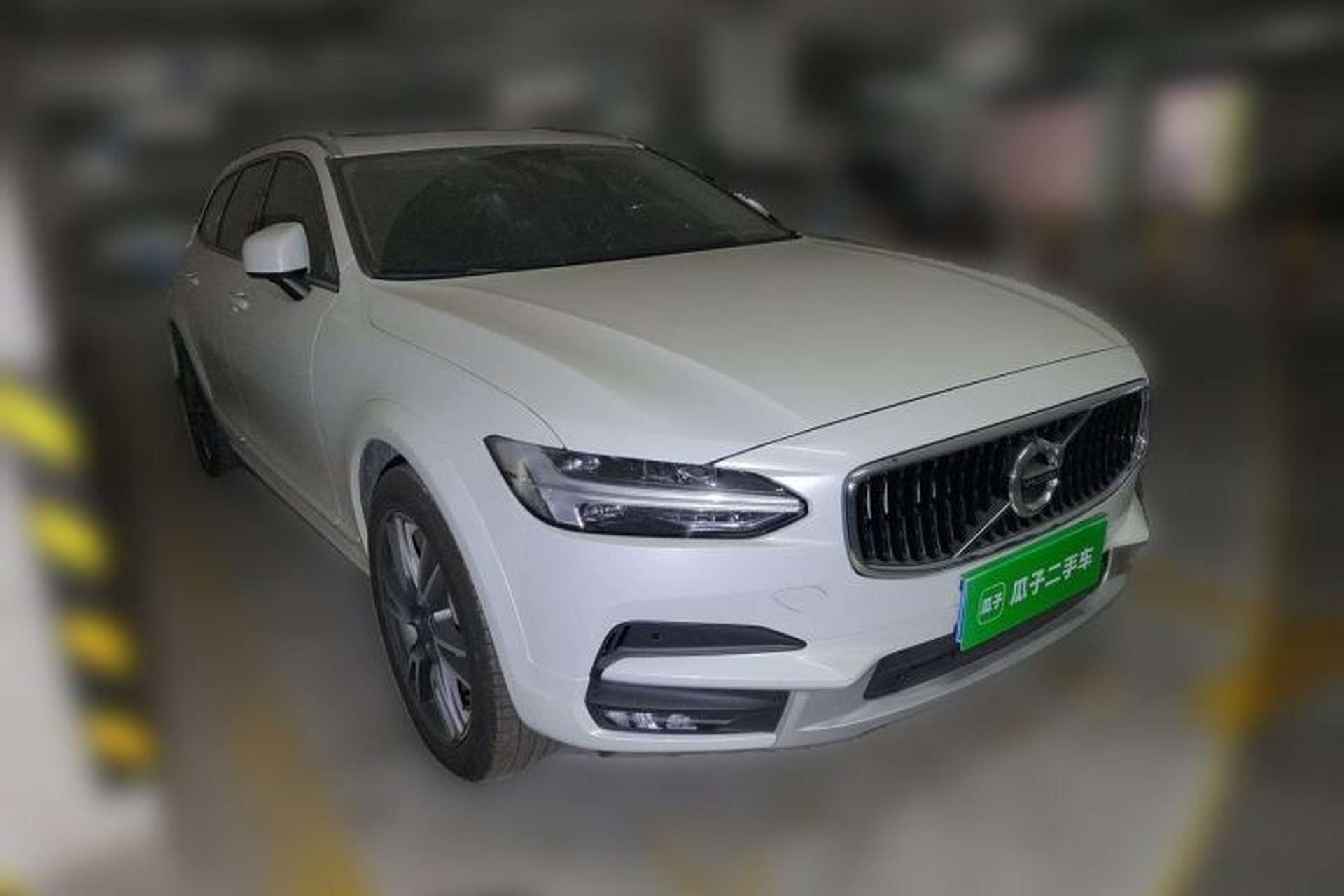 Used Volvo V90 2020 Cross Country T5 AWD Smart Range Edition Front Right 45 Deg