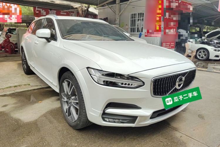 Used Volvo V90 2020 Facelifted Cross Country T5 AWD Zhiyuan Edition Front Right 45 Deg