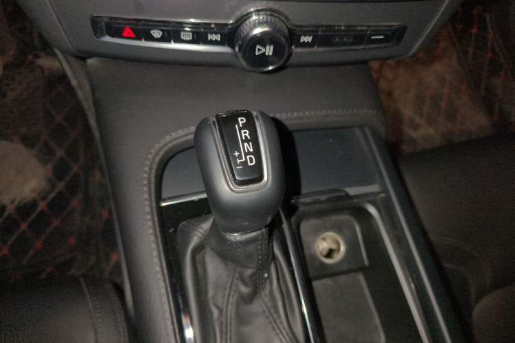 Used Volvo V90 2020 Cross Country T5 AWD Smart Range Edition Gear Lever