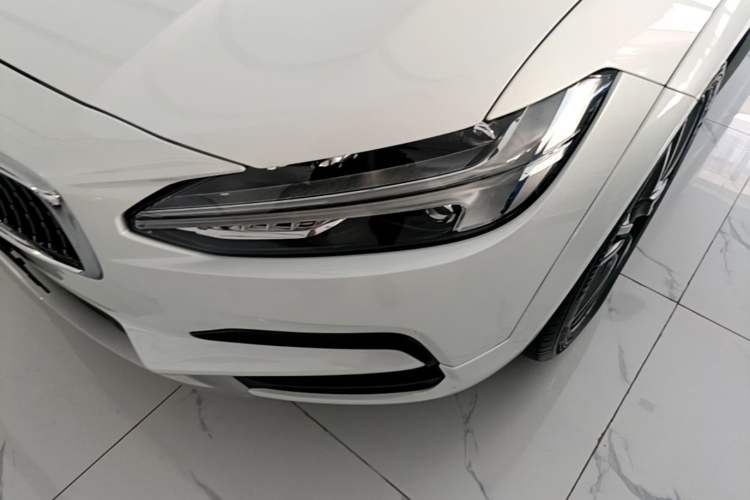 Used Volvo V90 2020 Cross Country T5 AWD Smart Range Edition Left Front Headlight