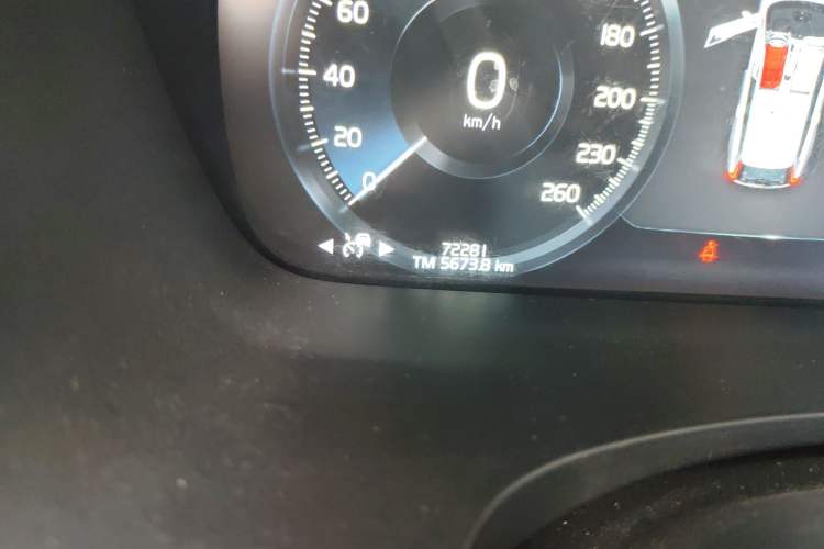 Used Volvo V90 2020 Facelifted Cross Country T5 AWD Zhiyuan Edition Odometer Close Up