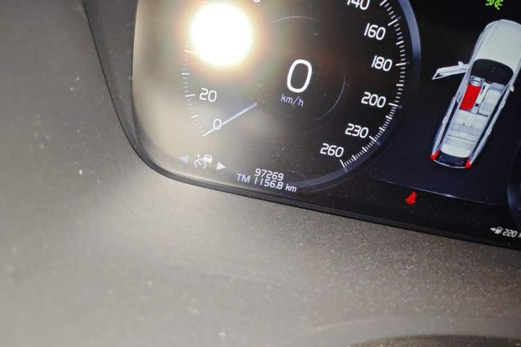 Used Volvo V90 2020 Cross Country T5 AWD Smart Range Edition Odometer Close Up