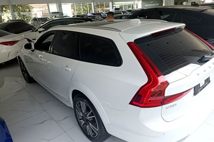 Used Volvo V90 2020 Cross Country T5 AWD Smart Range Edition Rear Left 45 Deg