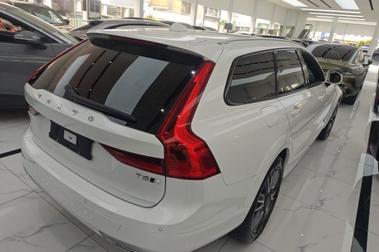 Used Volvo V90 2020 Cross Country T5 AWD Smart Range Edition Rear Right 45 Deg