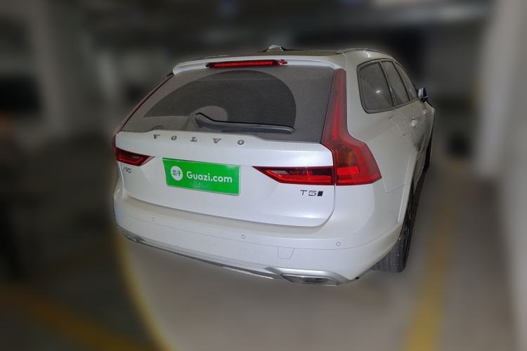 Used Volvo V90 2020 Cross Country T5 AWD Smart Range Edition Rear Right 45 Deg