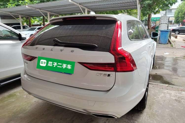 Used Volvo V90 2020 Facelifted Cross Country T5 AWD Zhiyuan Edition Rear Right 45 Deg
