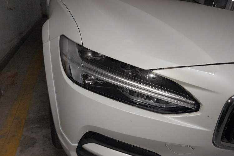 Used Volvo V90 2020 Cross Country T5 AWD Smart Range Edition Right Front Headlight