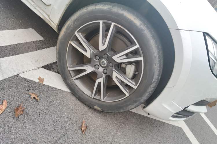 Used Volvo V90 2020 Facelifted Cross Country T5 AWD Zhiyuan Edition Right Front Wheel Hub