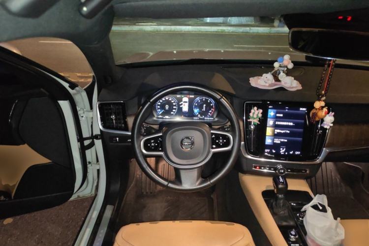 Used Volvo V90 2020 Cross Country T5 AWD Smart Range Edition Steering Wheel