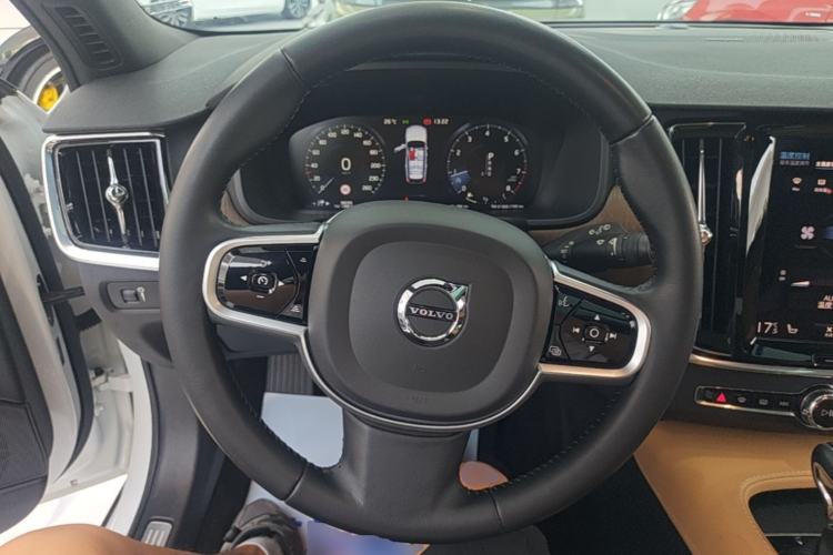Used Volvo V90 2020 Cross Country T5 AWD Smart Range Edition Steering Wheel