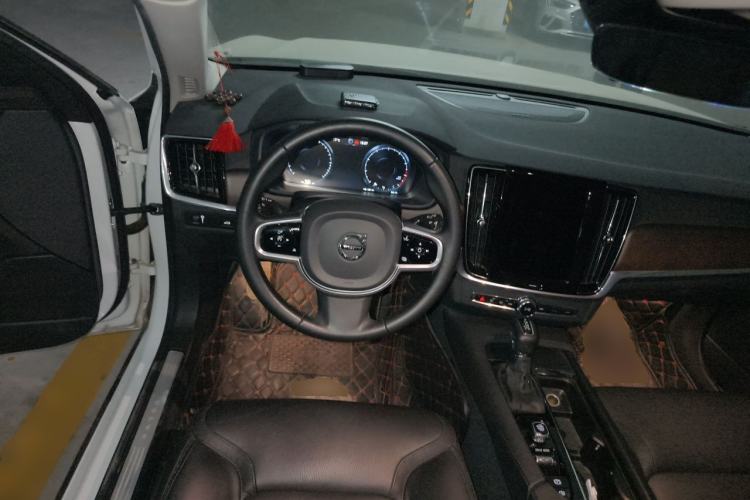 Used Volvo V90 2020 Cross Country T5 AWD Smart Range Edition Steering Wheel