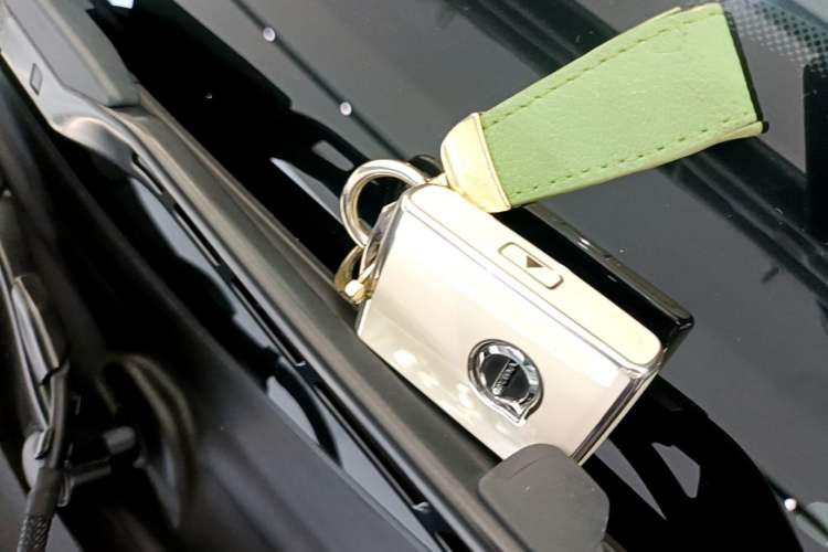 Used Volvo V90 2020 Cross Country T5 AWD Smart Range Edition Vehicle Key