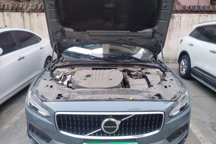 Used Volvo V90 2021 Cross Country B5 AWD Smart Range Edition Engine Bay