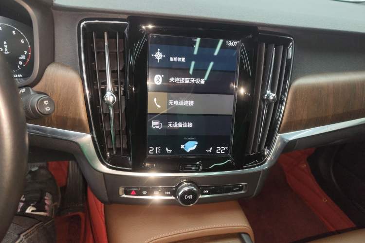 Used Volvo V90 2021 Cross Country B5 AWD Smart Range Edition Audio And AC Panel