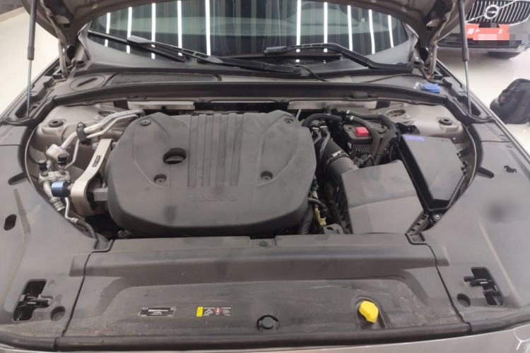 Used Volvo V90 2021 Cross Country B5 AWD Smart Range Edition Engine Bay
