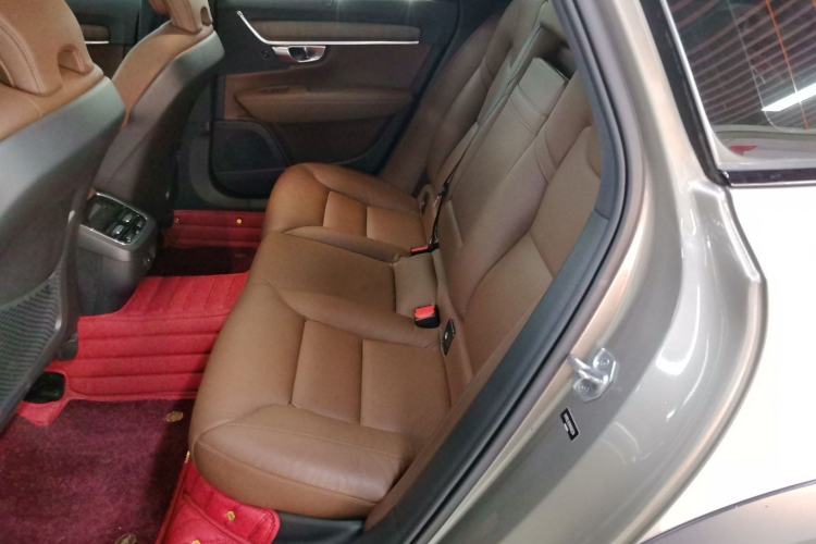 Used Volvo V90 2021 Cross Country B5 AWD Smart Range Edition Interior 1