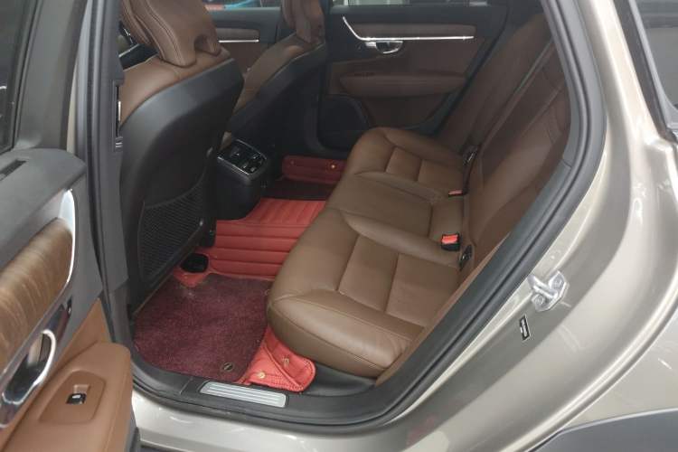 Used Volvo V90 2021 Cross Country B5 AWD Smart Range Edition Left Rear Seat