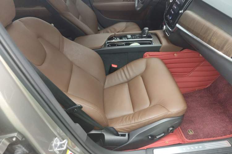 Used Volvo V90 2021 Cross Country B5 AWD Smart Range Edition Right Front Seat