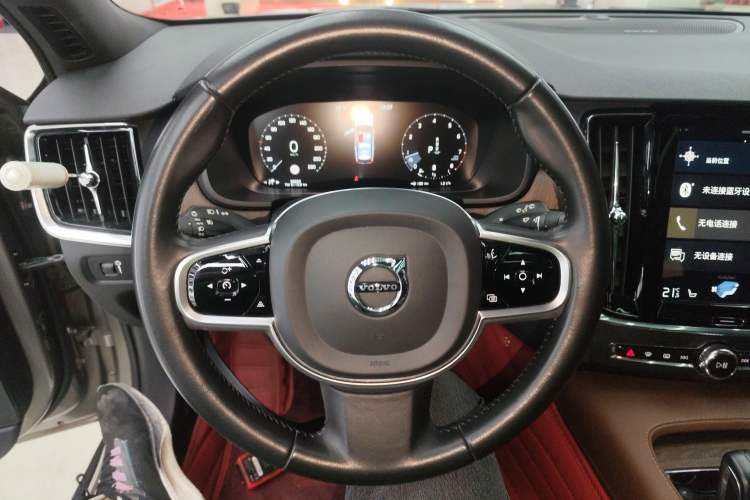 Used Volvo V90 2021 Cross Country B5 AWD Smart Range Edition Steering Wheel