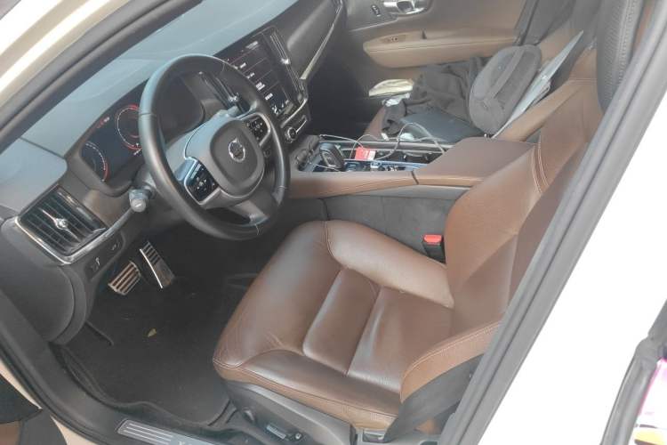 Used Volvo V90 2021 Cross Country B5 AWD Smart Range Edition Left Front Seat