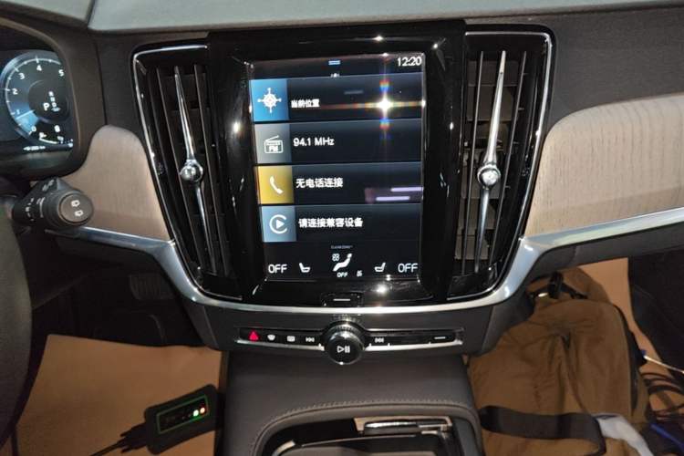 Used Volvo V90 2021 Cross Country B5 AWD Smart Range Edition Audio And AC Panel