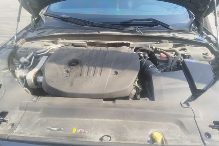 Used Volvo V90 2021 Cross Country B5 AWD Smart Range Edition Engine Bay