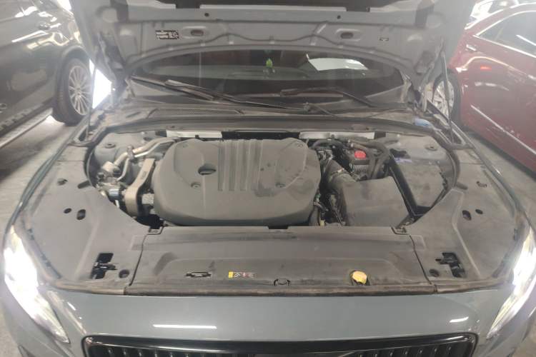 Used Volvo V90 2021 Cross Country B5 AWD Smart Range Edition Engine Bay