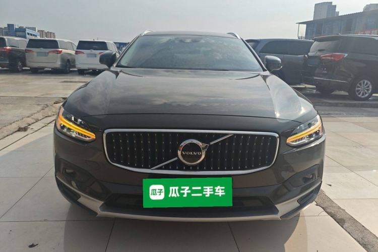 Used Volvo V90 2021 Cross Country B5 AWD Smart Range Edition Exterior 1