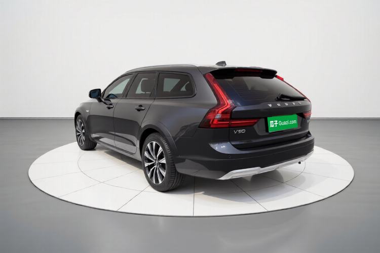 Used Volvo V90 2021 Cross Country B5 AWD Smart Range Edition Exterior 3