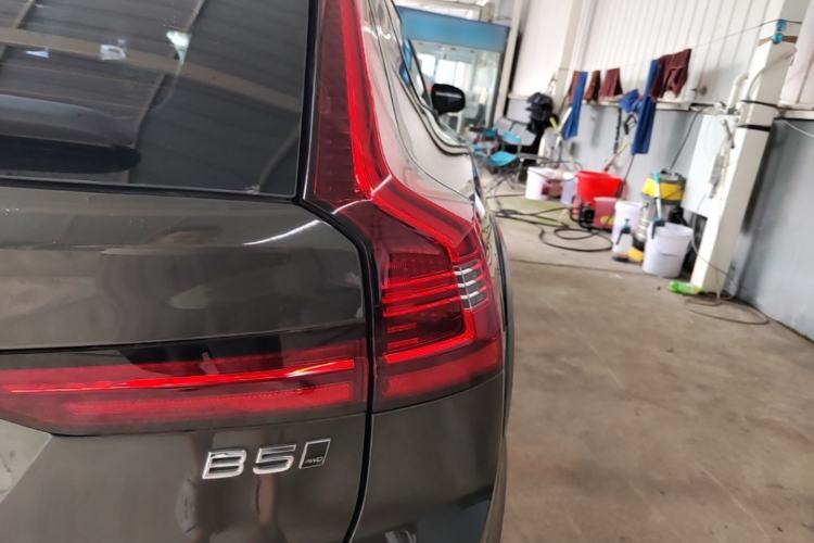 Used Volvo V90 2021 Cross Country B5 AWD Smart Range Edition Exterior 3