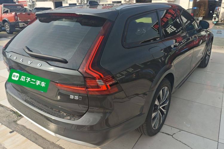 Used Volvo V90 2021 Cross Country B5 AWD Smart Range Edition Exterior 5