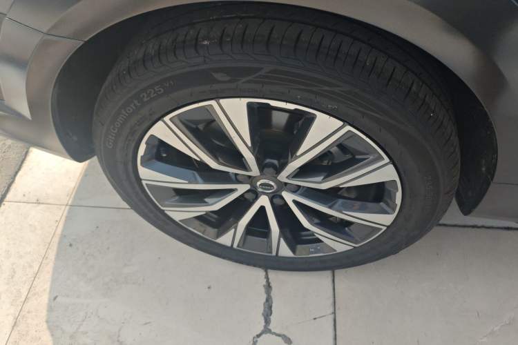 Used Volvo V90 2021 Cross Country B5 AWD Smart Range Edition Exterior 8