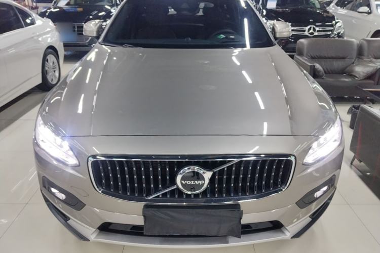 Used Volvo V90 2021 Cross Country B5 AWD Prestige Edition Front