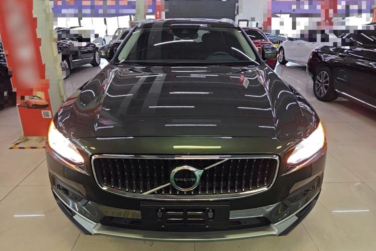 Used Volvo V90 2021 Cross Country B5 AWD Smart Range Edition Front