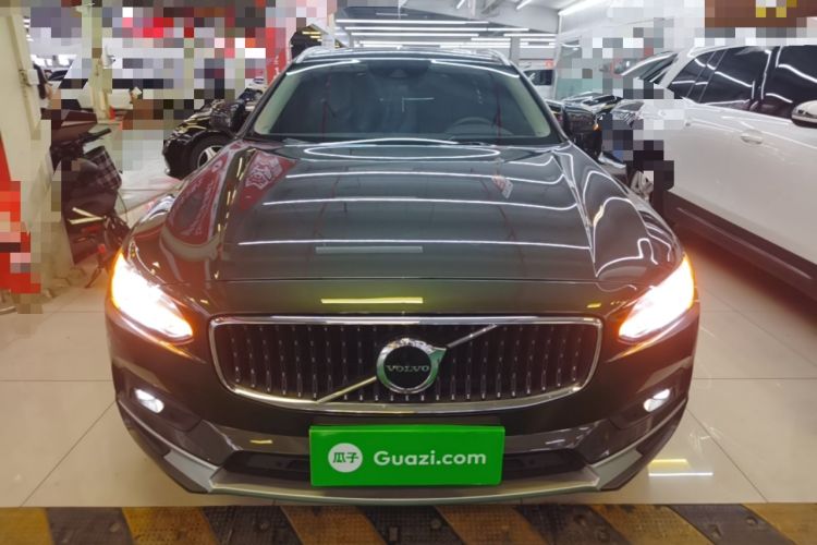Used Volvo V90 2021 Cross Country B5 AWD Smart Range Edition Front