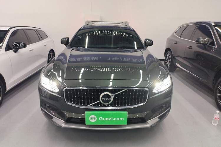 Used Volvo V90 2021 Cross Country B5 AWD Prestige Edition Front