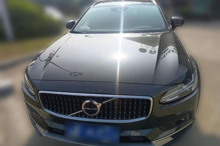 Used Volvo V90 2021 Cross Country B5 AWD Smart Range Edition Front