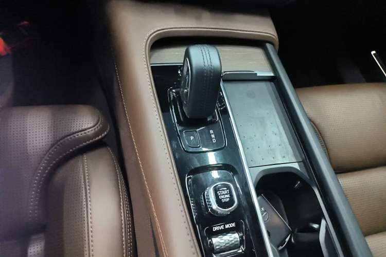 Used Volvo V90 2021 Cross Country B5 AWD Prestige Edition Gear Lever
