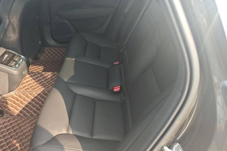 Used Volvo V90 2021 Cross Country B5 AWD Smart Range Edition Interior 4