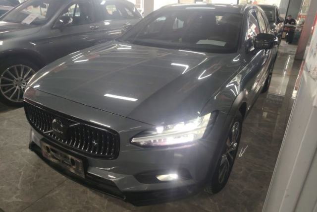 Used Volvo V90 2021 Cross Country B5 AWD Smart Range Edition