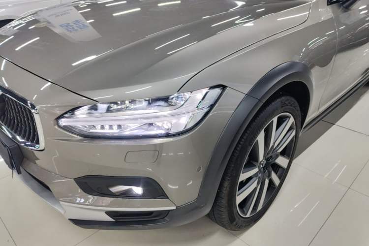 Used Volvo V90 2021 Cross Country B5 AWD Prestige Edition Left Front Headlight