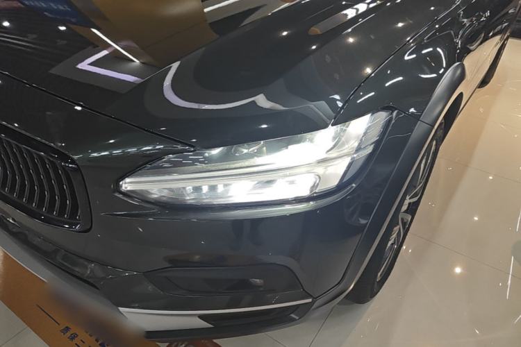 Used Volvo V90 2021 Cross Country B5 AWD Smart Range Edition Left Front Headlight