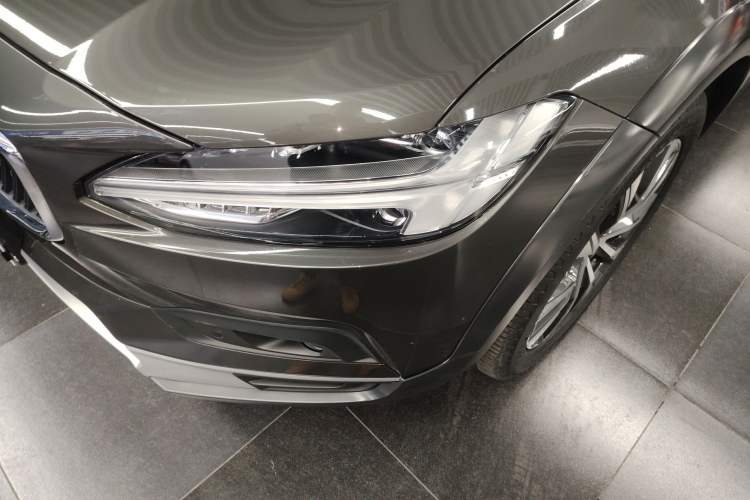 Used Volvo V90 2021 Cross Country B5 AWD Smart Range Edition Left Front Headlight