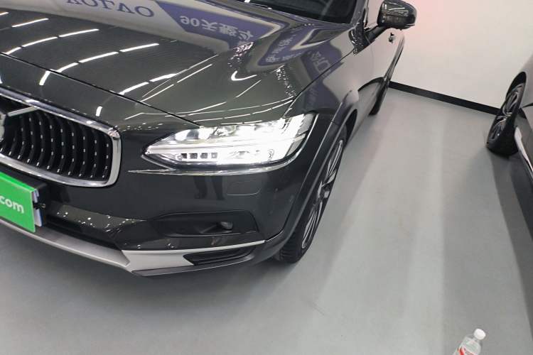 Used Volvo V90 2021 Cross Country B5 AWD Prestige Edition Left Front Headlight