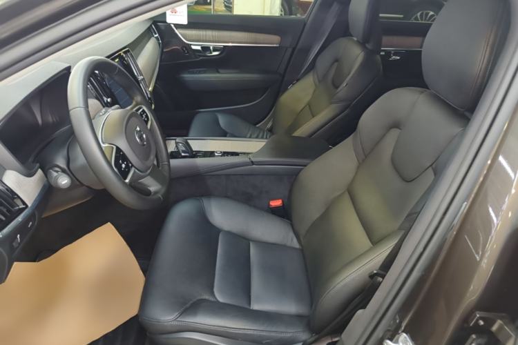 Used Volvo V90 2021 Cross Country B5 AWD Smart Range Edition Left Front Seat